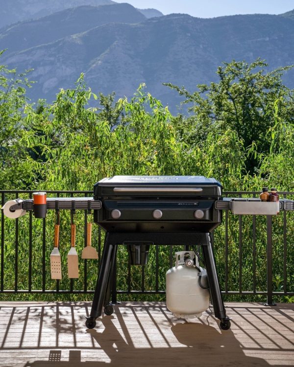 990360-13.jpg Traeger Flat Top Grill Flatrock™ Griddle
