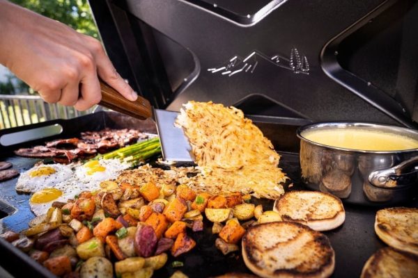 990360-15.jpg Traeger Flat Top Grill Flatrock™ Griddle