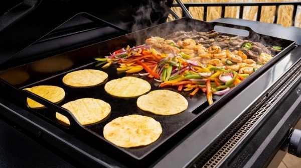 990360-6.jpg Traeger Flat Top Grill Flatrock™ Griddle