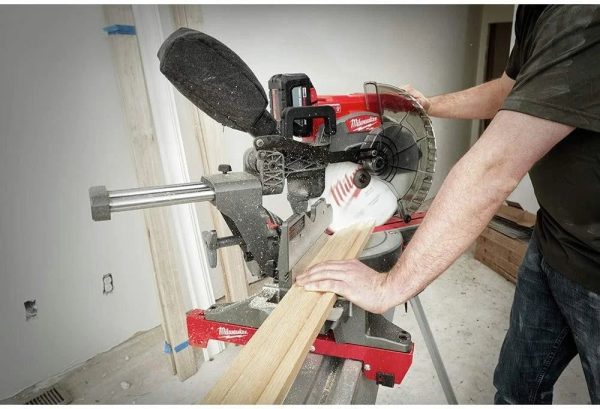 ffsdfsd-1.jpg Milwaukee 18V Lithium-Ion Brushless Cordless 12 in. Dual Bevel Sliding Compound